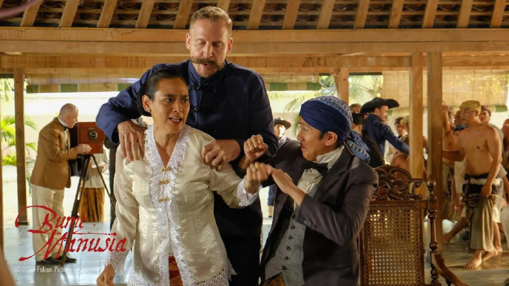 Review Film Bumi Manusia Kisah Minke di Era Kolonial